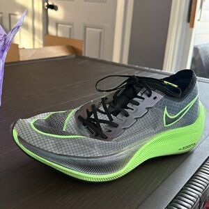 Nike ZoomX Vaporfly % Next left SINGLE
SHOE